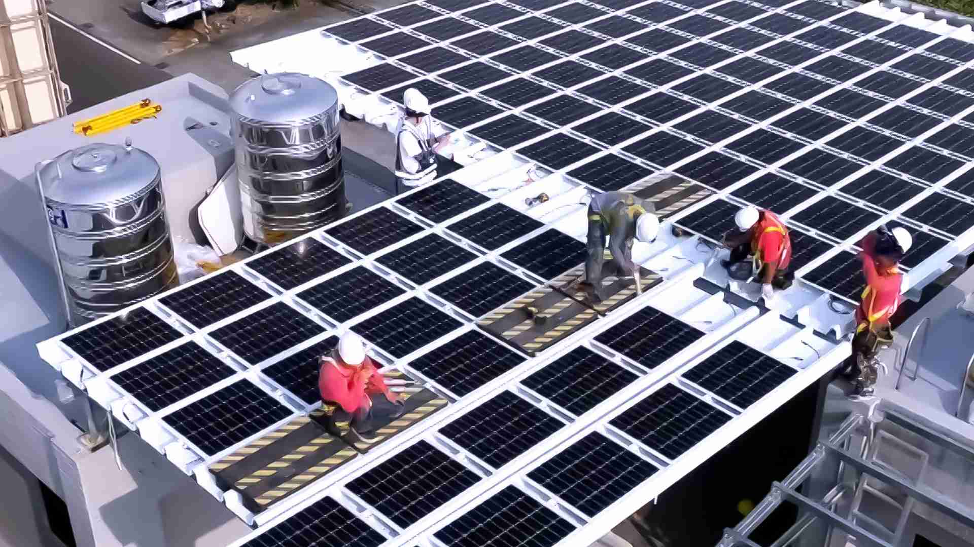 口袋牛店着力于替代能源之技术研发，，，，如光电浪板的相关制程、、、、设备与产品，，，其中所开发之光电整合型浪板，，，，减少传统金属支架安装，，更提升耐候度，，，，可广泛运用于多元场域，，并辅助建筑达到净零碳排目标